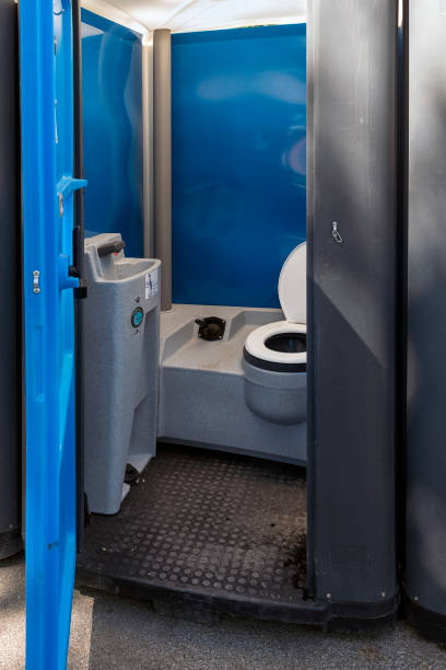 Best Portable restroom trailer rental  in Bakersfield Country Clu, CA